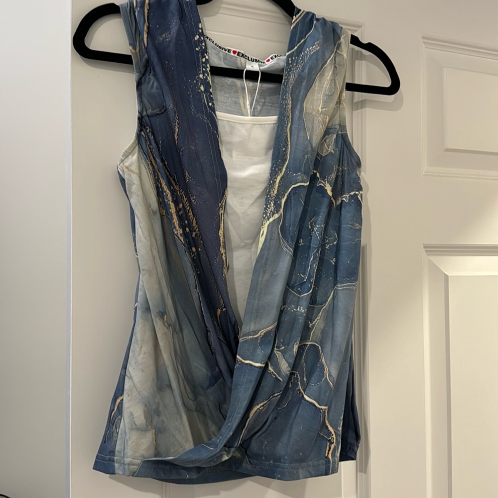 Beautiful brand new sleeveless top